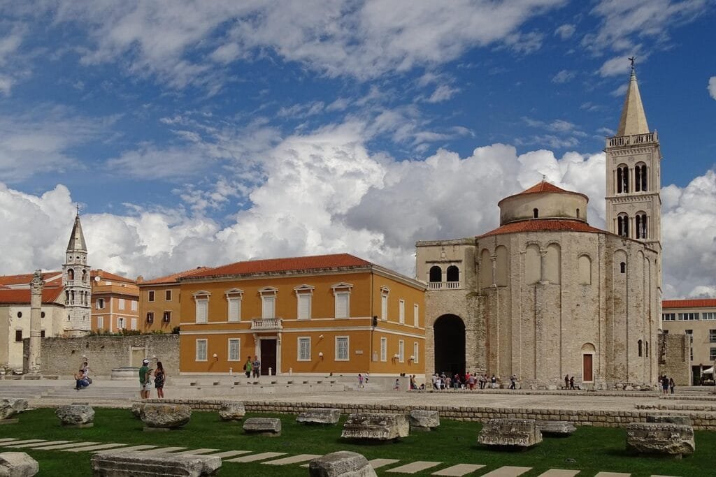 Zadar v Chorvatsku | Co dělat, kam jít a kde se najíst 2 st donatus, church, zadar, monastery, croatia, historic center, dalmatia, sv donat, stosija, zadar, zadar, zadar, zadar, zadar