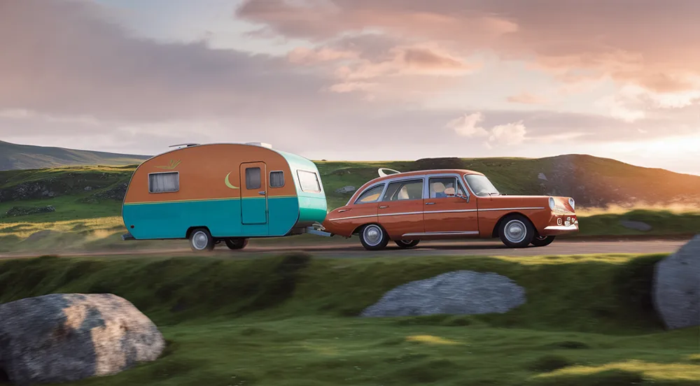 Karavaning | Cestování s obytným vozem nebo s karavanem 6 auto vintage taha caravanu po ceste