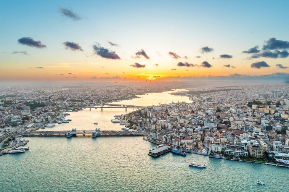 Turecko - poznejte nejoblíbenější turistické destinace 1 vista panoramica de drones aereos de Istambul