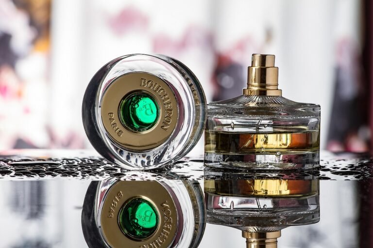 fragrance, perfume, perfume bottle, wellness, maintenance, bottle, flacon, fragrant, aromatic, perfume, perfume, perfume, perfume, perfume, perfume bottle