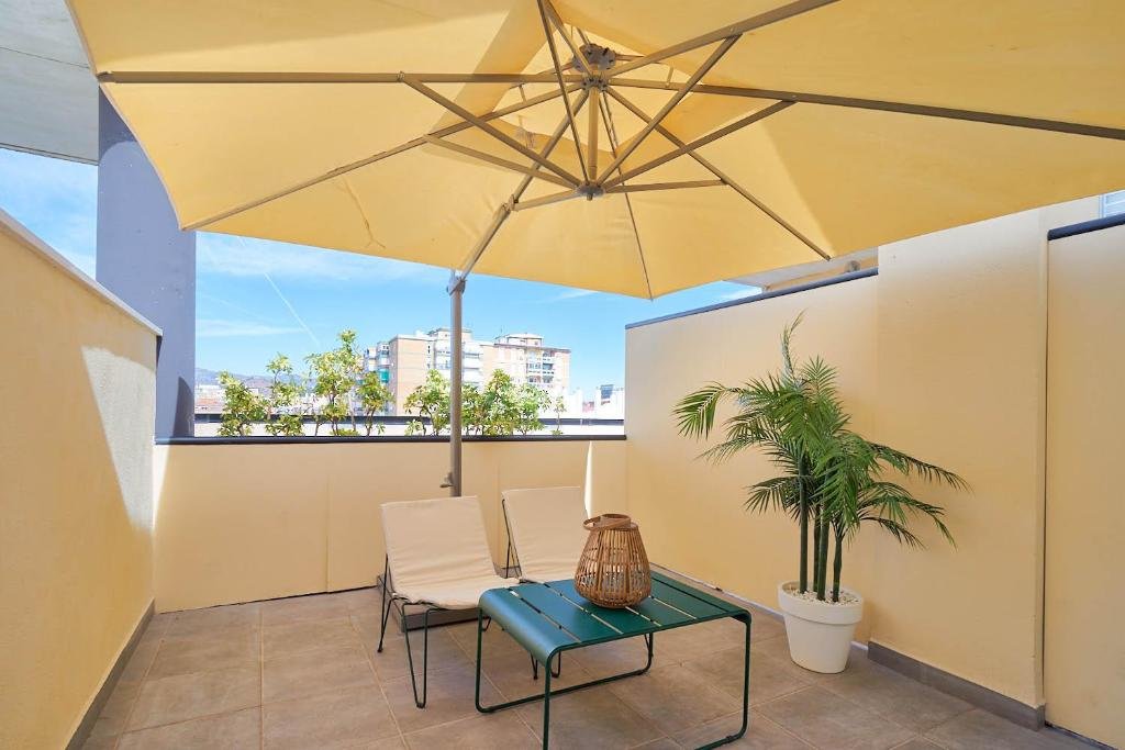 balcon con muebles