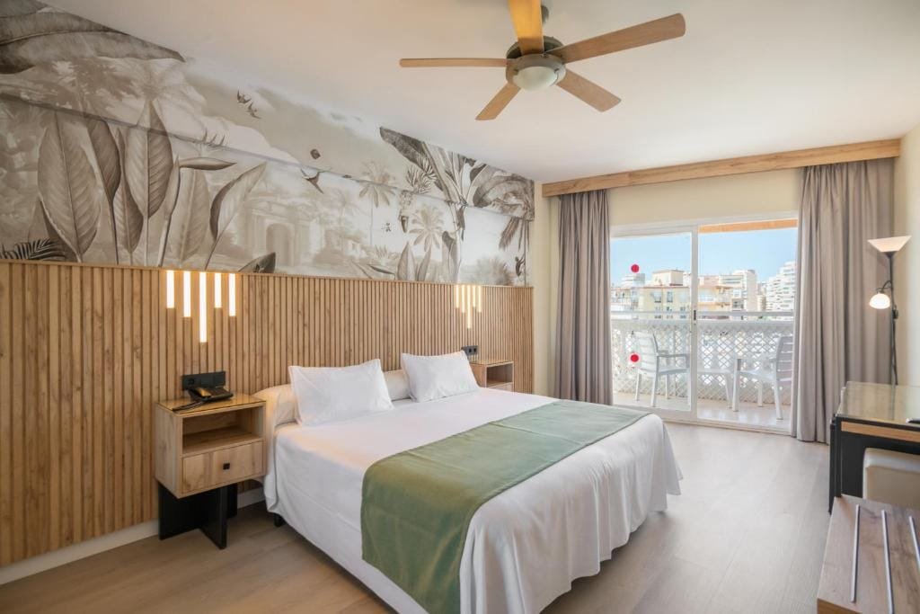 Hotel Parasol by Dorobe Torremolinos habitacion 2