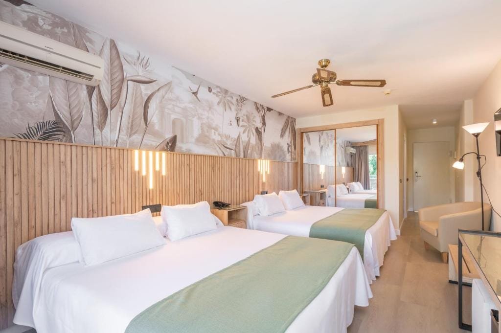 Hotel Parasol by Dorobe Torremolinos habitacion grande