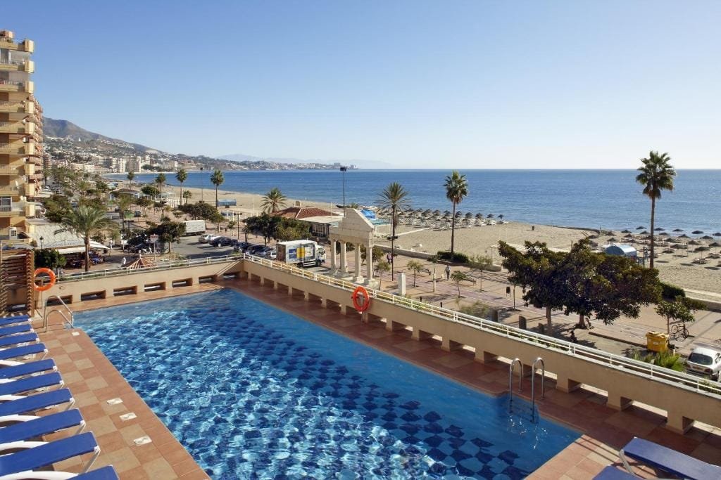 hotel ilunion fuengirola piscina