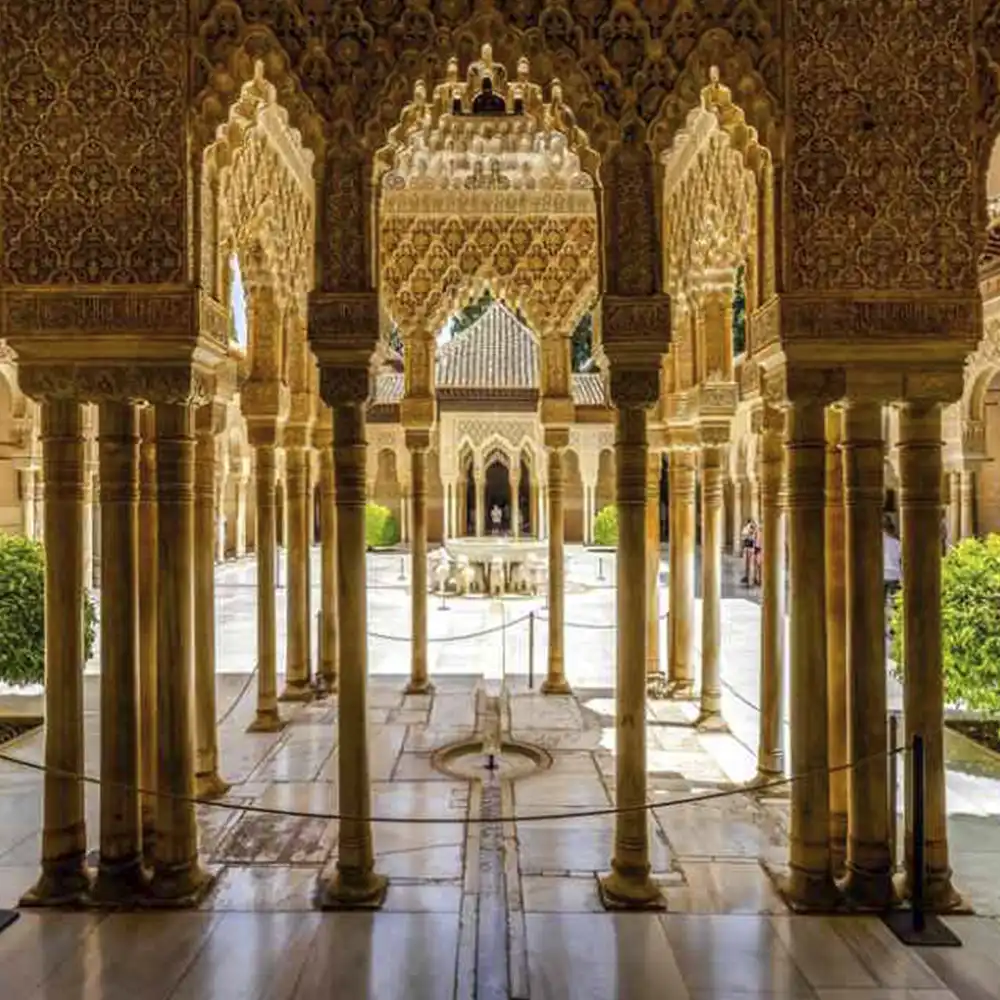 la alhambra de granada, interior