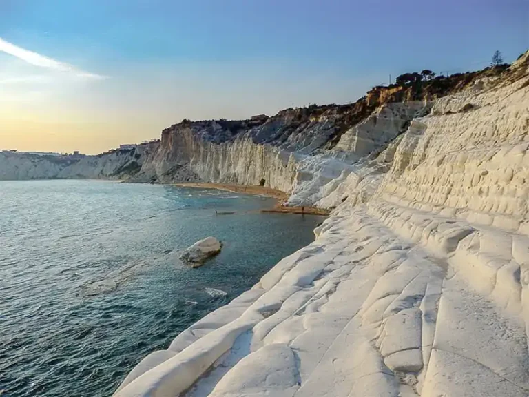 foto de la orilla del mar y el mar en SCALA DEI TURCHI SICILIA