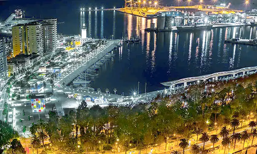 foto de malaga puerto de noche