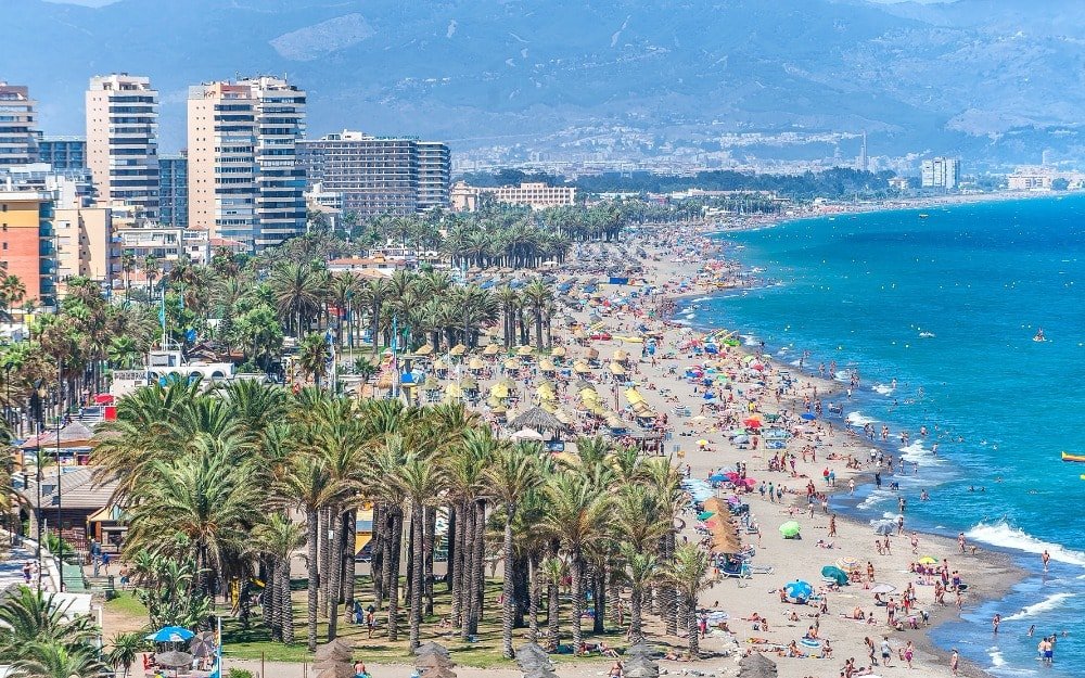 Torremolinos | Dovolenka pri mori plná slnka, pláží 1 Playa del Bajondillo en Torremolinos Malaga