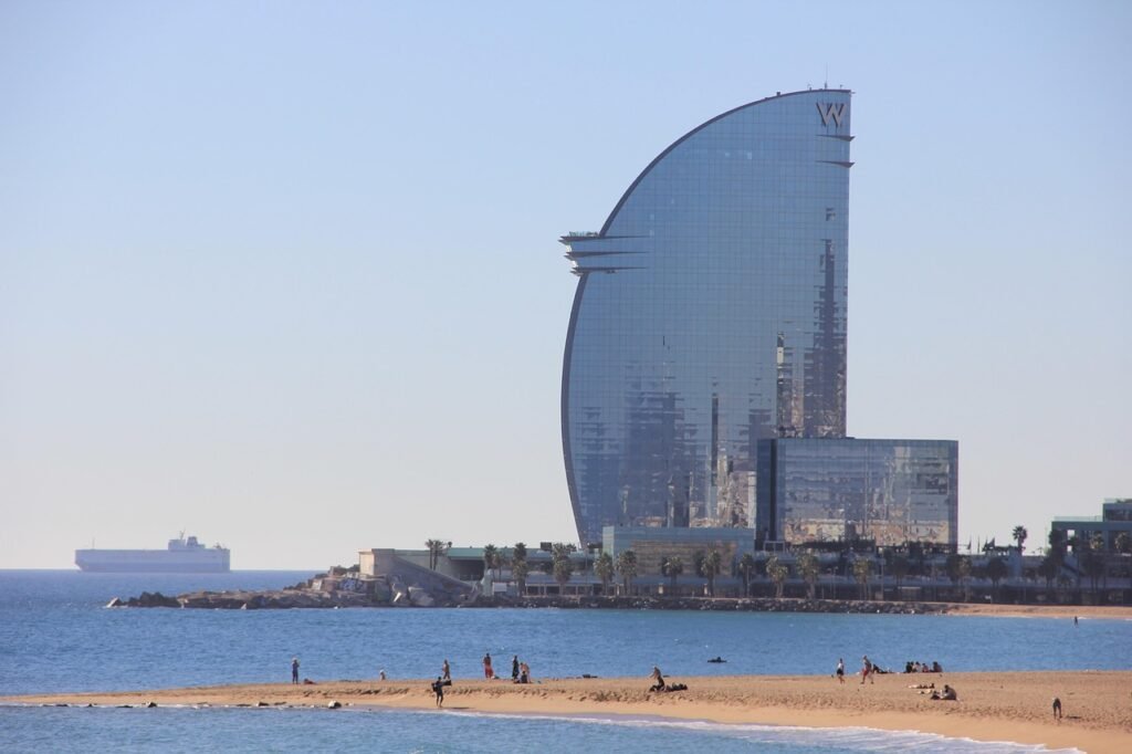 Barcelona: Mesto pláží a jedinečnej katalánskej atmosféry 5 g678196afbe342f20be83470bd5e83fac975d3ec9031a6af6f5c6c2c4f6fe6241dd50e68f792f16cf794ab12e29053b9f6d7bf2f9d822ceee16b9715485b515f3 1280 7389688