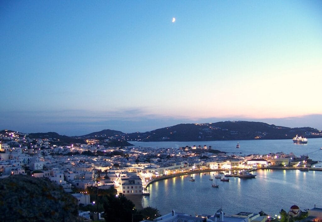 Le Cose da Fare in Grecia | Antichità, Spiagge e Avventura 10 g7cd986d98bf03788d30c0c11f861d94a6bdf8e69287051dee0278dd4995497c56bc055dfa122336bbdc8f24a226a9c44 1280 17156